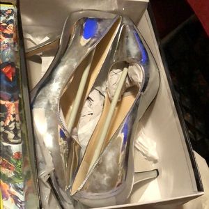 Shoes never worn in box